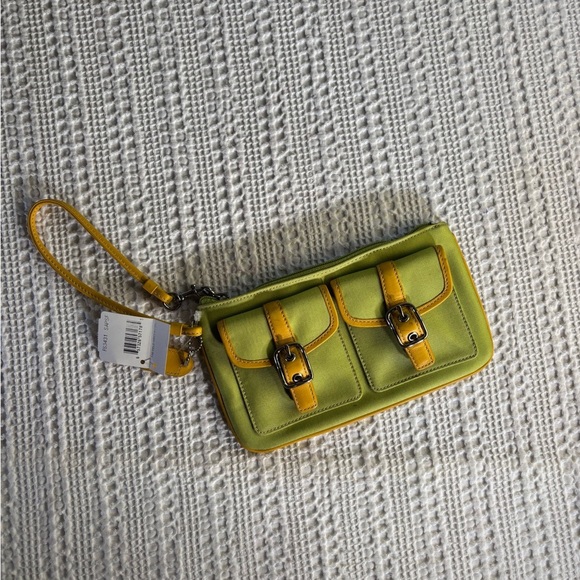 Coach Vintage Fab Field Wristlet (NWT) - Picture 2 of 9